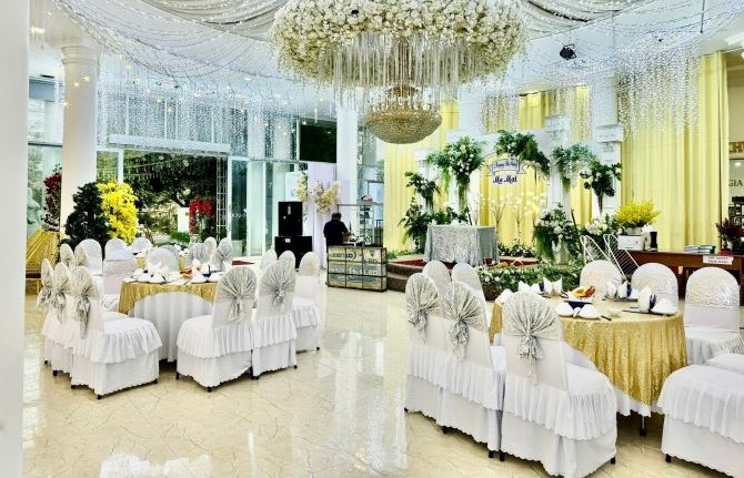 Bán nhà hàng